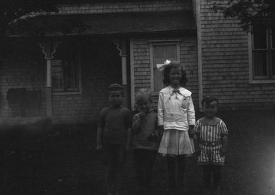 Chester, Ian & Doris Stirling, Stuart, ca.1918.  P.E.I.(?).