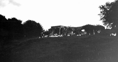 Picnic (?), England (Honeymoon, 1911)