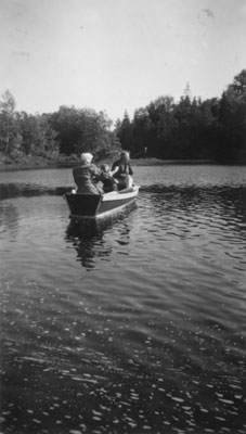 Boating on the lake at McAmmonds, circa 1930
