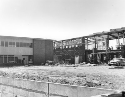 Construction of Dining Hall, Waterloo Lutheran University