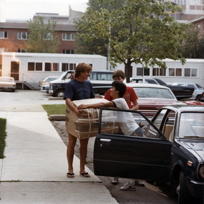 Residence move-in day, Wilfrid Laurier University