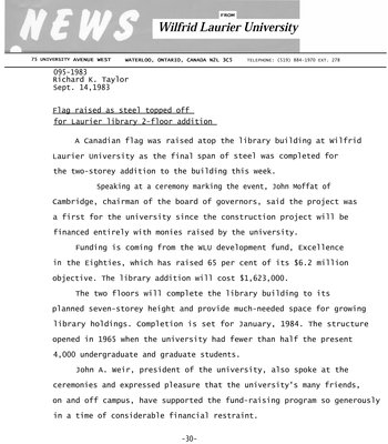 095a-1983 : Flag raised as steel topped off for Laurier library 2-floor addition