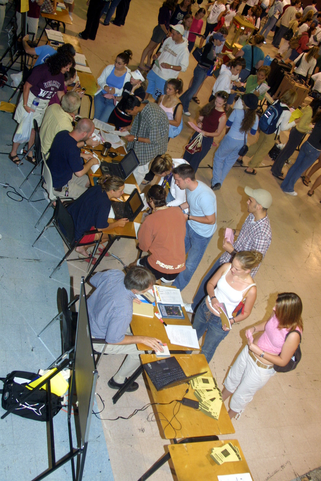 Registration Day 2003, Wilfrid Laurier University Laurier Library Images