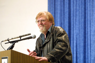 Gwynne Dyer presenting Laurier Lecture