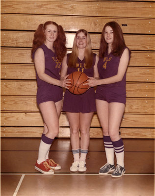 Wilfrid Laurier University women's basketball players, 1974-75