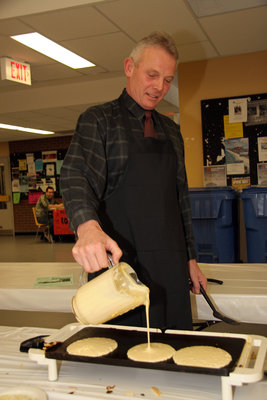 David McMurray making pancakes, 2005