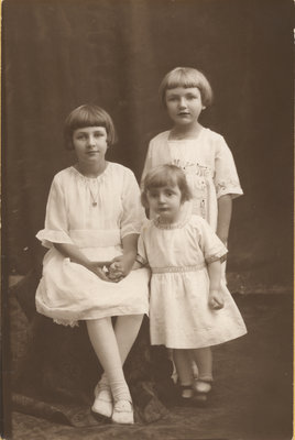 Erika, Hilda and Esther Kupfer