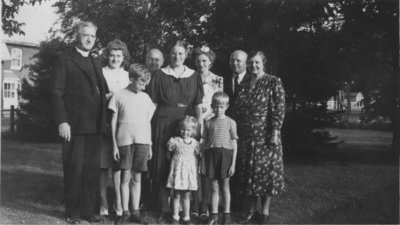 Voss family, Hamester family, and Rev. Paulsen