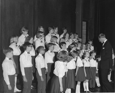 Alfred Kunz conducting the Concordia Children's Choir