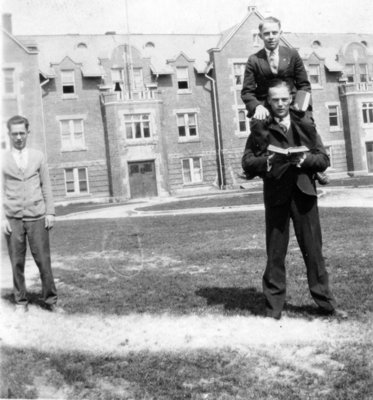 Waterloo College School students standing in front of Willison Hall