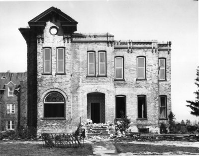 Demolition of Conrad Hall, Waterloo Lutheran University