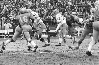 Waterloo Lutheran University football game, 1972