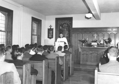 Mark Innes at pulpit in Willison Hall Chapel