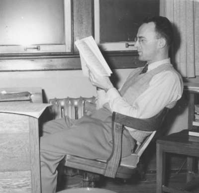 Howard Bream reading a book