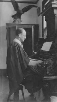 Earle Shelley playing the organ