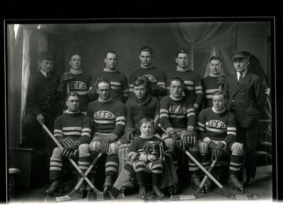 Équipe de hockey, Sturgeon Falls / Hockey team, Sturgeon Falls