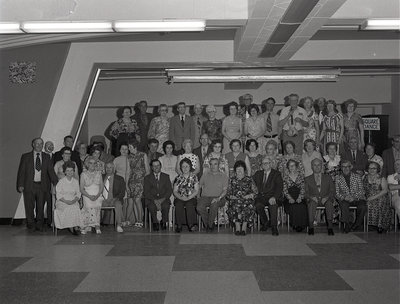 Photo de groupe du club de l'âge d'or / Golden-age club group photograph