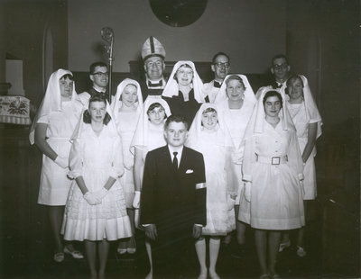 Confirmation de groupe à l'église anglicane, 1964 / Anglican Church Group Confirmation, 1964