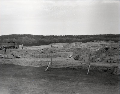 Construction de l'école Christ-Roi, River Valley / Construction of the Christ-Roi School, River Valley