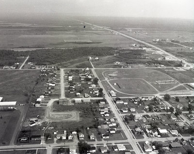 Vue aérienne, Sturgeon Falls, 1974 / Aerial view, Sturgeon Falls, 1974