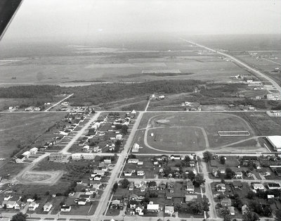 Vue aérienne, Sturgeon Falls, 1974 / Aerial View, Sturgeon Falls, 1974