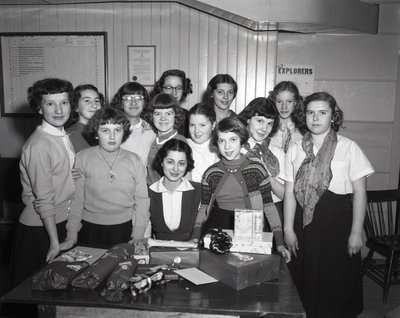 Un groupe de jeunes filles / A group of young girls