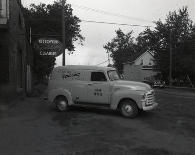 Nettoyeurs Nipissing, Sturgeon Falls / Nipissing Cleaners, Sturgeon Falls