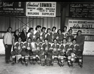 Une équipe de hockey / A hockey team