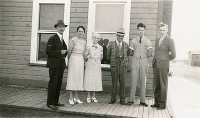 Personnel de bureau du George Gordon Lumber Company / Office staff of the George Gordon Lumber Company