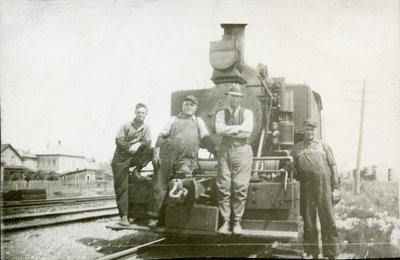 Équipe de locomotive du George Gordon Lumber Company / Locomotive Crew from the George Gordon Lumber Company