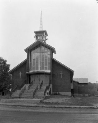 Église Notre-Dame-des-Victoires, Field / Notre-Dame-des-Victoires Church, Field