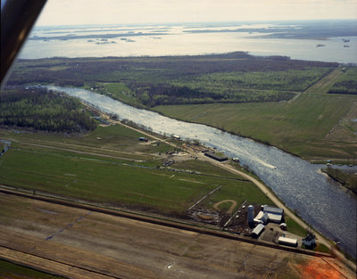 Vue aérienne des bateaux sur la Rivière Sturgeon / Aerial view of boats on the Sturgeon Falls