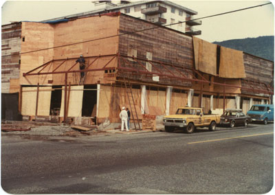 Construction on the Corner of Clyde Avenue and 15th