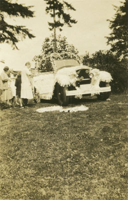 Decorating First May Queen Car