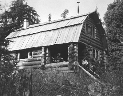 &quot;Challenger Inn&quot; Ski Cabin