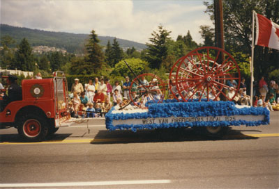 Community Day Parade (West Vancouver Fire Department)