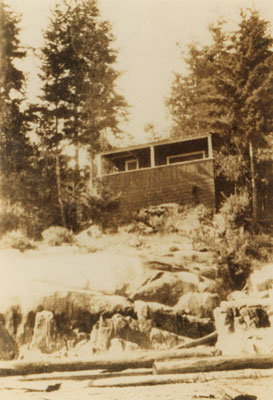 "West Court" House & Beach Front