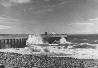 Waves on Dundarave Pier