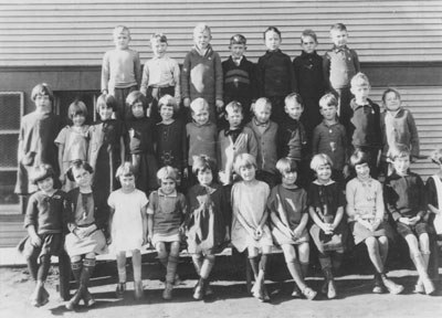 Hollyburn School class photo