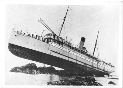 Princess May (ship) runs aground on Sentinel Rock in Lynn Canal (Alaska)