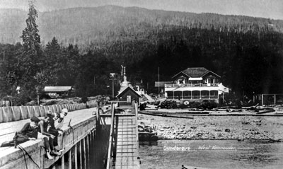 Dundarave Pier