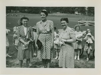 Judges of Doll Competition at Sunshine Waterloo Picnic