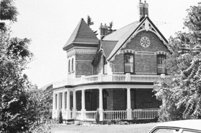 Lakeview Hall, 1975