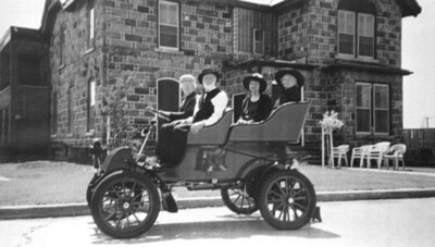 Lick Family in 1903 Ford, 2003