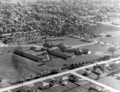 632 Dundas Street West, c. 1957