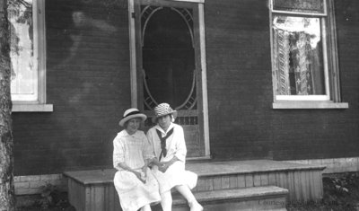 Unidentified Young Women, c.1915