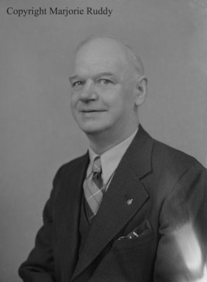 Robert McNee, 1937