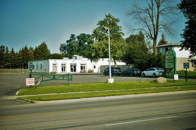 Masjid-e-Ayesha mosque (221 Kendalwood Road).