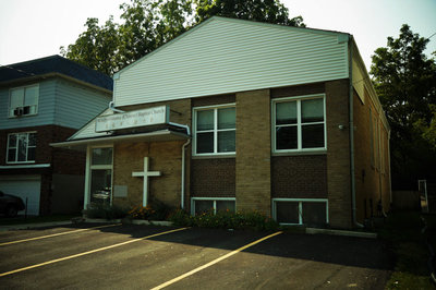 The Whitby-Oshawa Chinese Baptist Church was established in the region between 1976 and 1977. The congregation has moved several times, settling in its present site (122 Kent Street) in 2000.