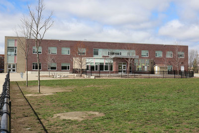 Julie Payette Public School is a French immersion institution for children in elementary grades. The school opened in 2011 and is located at 300 Garden Street.